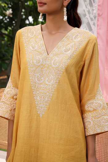 Buy Charu Makkar Yellow Chanderi V-neck Aria Dori Embroidered Kurta Set Buy_Charu Makkar_Yellow Chanderi V-neck Aria Dori Embroidered Kurta Set