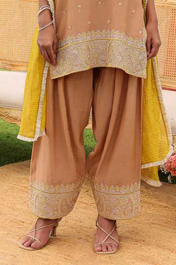 Charu Makkar Beige Chanderi V-neck, Yes Isla Resham Embroidered Kurta Salwar Set Online at Aza Fashions Charu Makkar_Beige Chanderi V-neck, Yes Isla Resham Embroidered Kurta Salwar Set _Online_at_Aza_Fashions