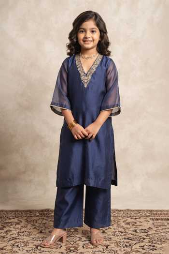 Vinusto Floral Zari Embroidered Straight Kurta With Pant For Kids