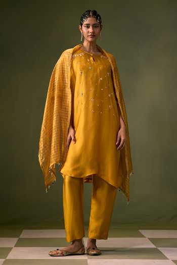 Buy Prahnaaya Yellow Organza, Satin, Chanderi, Tissue Round Neck, Hand Embroidered Kurta Set Buy_Prahnaaya_Yellow Organza, Satin, Chanderi, Tissue Round Neck, Hand Embroidered Kurta Set
