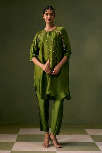 Prahnaaya Green Organza, Satin Round Neck Embroidered Kurta And Pant Set at Aza Fashions Prahnaaya_Green Organza, Satin Round Neck Embroidered Kurta And Pant Set _at_Aza_Fashions