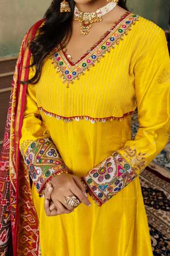 Buy Ronak's Couture Yellow Silk V-neck Zardozi Embroidered Anarkali Set Online at Aza Fashions Buy_Ronak's Couture_Yellow Silk V-neck Zardozi Embroidered Anarkali Set _Online_at_Aza_Fashions