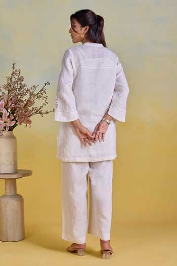 Kapaas Floral Embroidered Kurta & Pant Set 