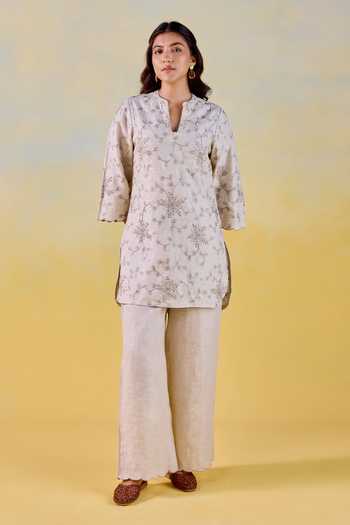 Kapaas Oat Bloom Embroidered Kurta & Pant Set 