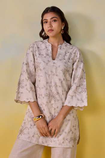 Shop Kapaas Beige Linen Split V-neck Oat Bloom Embroidered Kurta And Pant Set Shop_Kapaas_Beige Linen Split V-neck Oat Bloom Embroidered Kurta And Pant Set