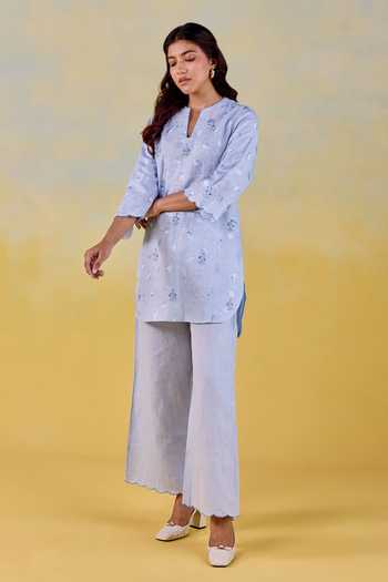 Kapaas Sky Blue Linen Split V-neck, Yes Bloom Embroidered Kurta And Pant Set at Aza Fashions Kapaas_Sky Blue Linen Split V-neck, Yes Bloom Embroidered Kurta And Pant Set _at_Aza_Fashions