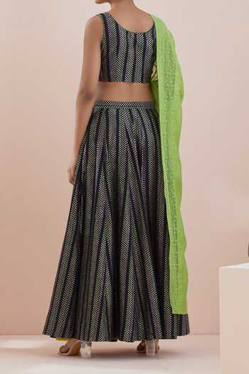 Vinusto Textured Cotton Embroidered Lehenga Set For Kids