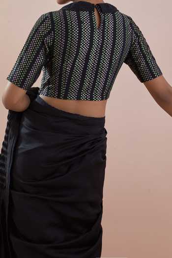 Buy_Vinusto_Black Chanderi, Textured Cotton Handwoven Pintucks Saree With Blouse For Kids