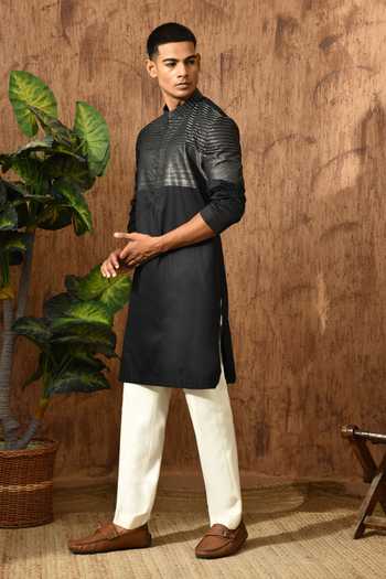 Shop Sulakshna Jasra Black Cotton Kurta And Pyjama Set Online at Aza Fashions Shop_Sulakshna Jasra_Black Cotton Kurta And Pyjama Set _Online_at_Aza_Fashions