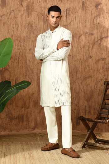 Buy_Sulakshna Jasra_Ivory Organza Embroidered Kurta And Pyjama Set 