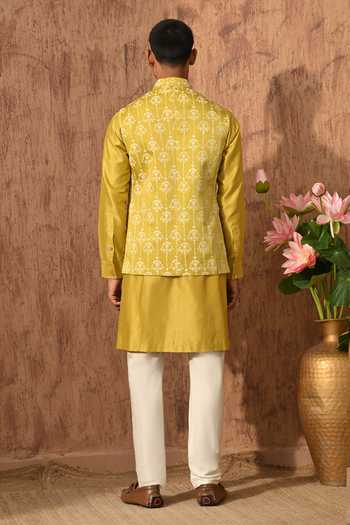 Sulakshna Jasra Embroudered Bundi Kurta Set 