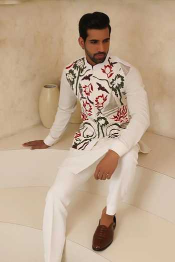 Courtyard By Abhi White Lycra Ethnic Digital Print Bundi Set Online at Aza Fashions Courtyard By Abhi_White Lycra Ethnic Digital Print Bundi Set _Online_at_Aza_Fashions