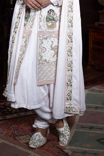 Courtyard By Abhi Pink Silk Chikankari Embroidered Sherwani Set Online at Aza Fashions Courtyard By Abhi_Pink Silk Chikankari Embroidered Sherwani Set _Online_at_Aza_Fashions