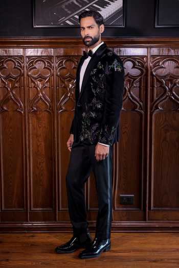 Jorah Men Embroidered Velvet Tuxedo Set 
