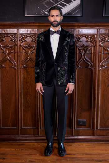 Jorah Men Embroidered Velvet Tuxedo Set 
