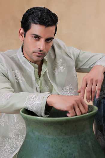 Buy Jorah Men Ivory Organza, Chanderi, Twill Embroidered Jacket And Kurta Set Buy_Jorah Men_Ivory Organza, Chanderi, Twill Embroidered Jacket And Kurta Set