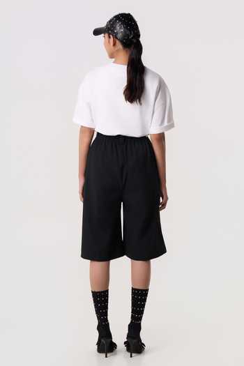 Line Out Line Axis Pleat Wide Shorts 