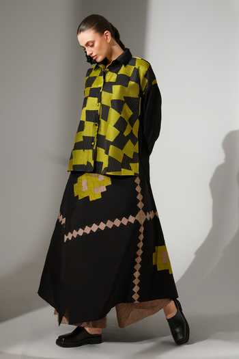 Stoique_Black Silk Embrace Applique Work Skirt _Online_at_Aza_Fashions