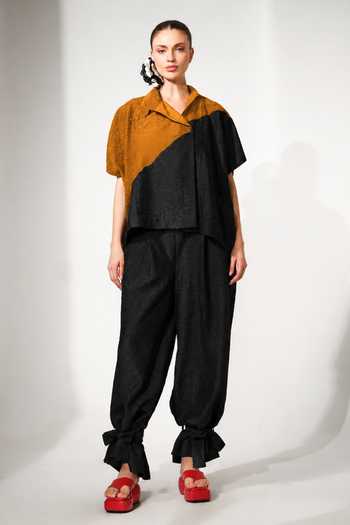 Stoique Black Silk Collared Neck Emerge Crushed Oversized Shirt Online at Aza Fashions Stoique_Black Silk Collared Neck Emerge Crushed Oversized Shirt _Online_at_Aza_Fashions