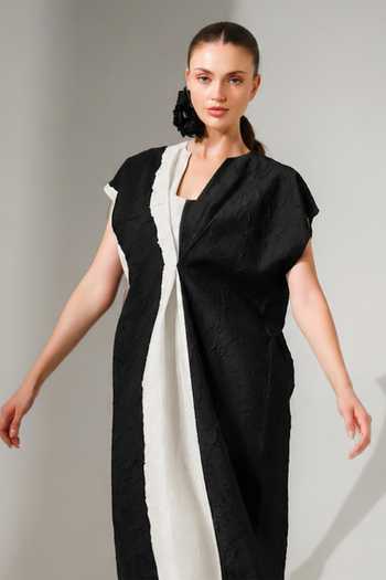 Buy Stoique Black Silk Square Neck Ripple Crushed Color Block Dress Online at Aza Fashions Buy_Stoique_Black Silk Square Neck Ripple Crushed Color Block Dress _Online_at_Aza_Fashions