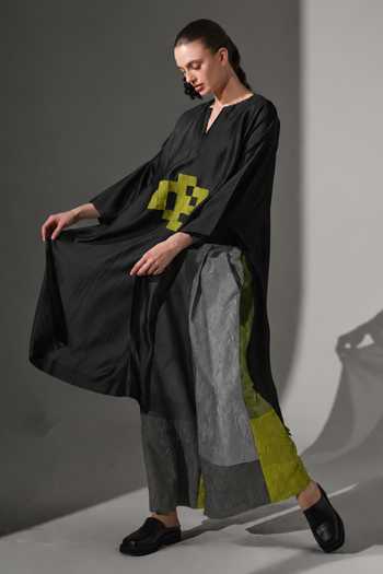 Buy Stoique Black Silk, Chanderi Split V-neck Trace Applique Work Oversized Tunic Online at Aza Fashions Buy_Stoique_Black Silk, Chanderi Split V-neck Trace Applique Work Oversized Tunic _Online_at_Aza_Fashions