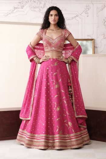 Basanti Kapde aur Koffee Royal Gulzar Embroidered Lehenga Set