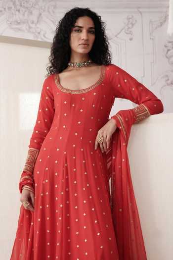 Basanti Kapde aur Koffee Red Viscose Georgette Scoop Neck The Crimson Horizon Anarkali With Dupatta Online at Aza Fashions Basanti Kapde aur Koffee_Red Viscose Georgette Scoop Neck The Crimson Horizon Anarkali With Dupatta _Online_at_Aza_Fashions