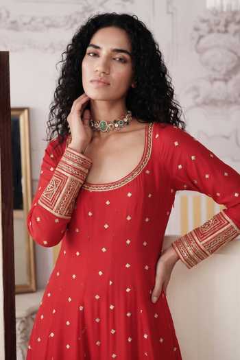 Buy Basanti Kapde aur Koffee Red Viscose Georgette Scoop Neck The Crimson Horizon Anarkali With Dupatta Online at Aza Fashions Buy_Basanti Kapde aur Koffee_Red Viscose Georgette Scoop Neck The Crimson Horizon Anarkali With Dupatta _Online_at_Aza_Fashions