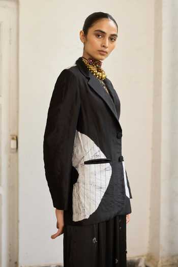 Medha Black Chanderi Collared Neck Dice Bandhani Tie Dye Motif Jacket Online at Aza Fashions Medha_Black Chanderi Collared Neck Dice Bandhani Tie Dye Motif Jacket _Online_at_Aza_Fashions