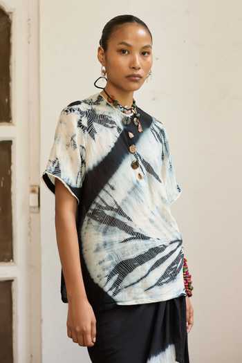 Medha_Black Cotton Round Neck Piano Tie Dye Pattern Shirt _Online_at_Aza_Fashions
