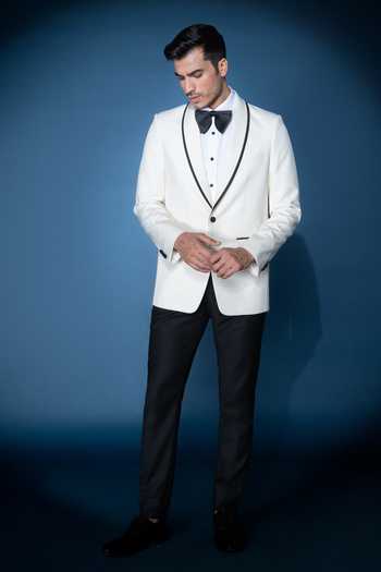 Varoin Marwah Black Suiting Grand Soir Tuxedo Online at Aza Fashions Varoin Marwah_Black Suiting Grand Soir Tuxedo _Online_at_Aza_Fashions