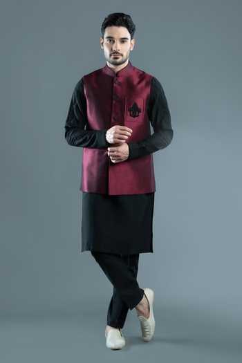 Varoin Marwah Siyah Placement Embroidered Nehru Jacket 