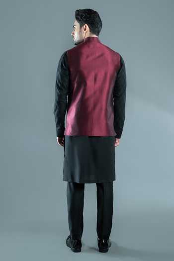 Varoin Marwah Siyah Placement Embroidered Nehru Jacket 