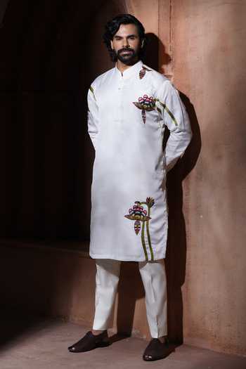 Shop Varoin Marwah White Silk Tropical Bloom Embroidered Kurta Set Shop_Varoin Marwah_White Silk Tropical Bloom Embroidered Kurta Set
