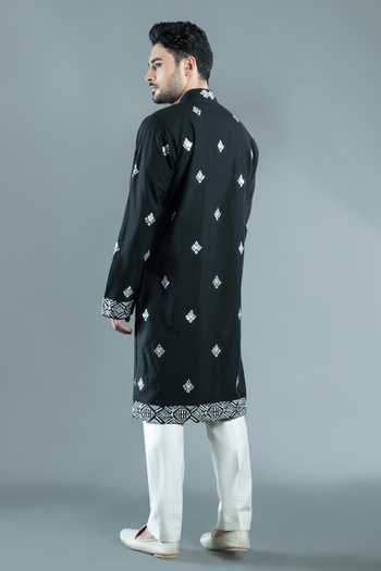 Varoin Marwah Silver Mosaic Embroidered Kurta Set 