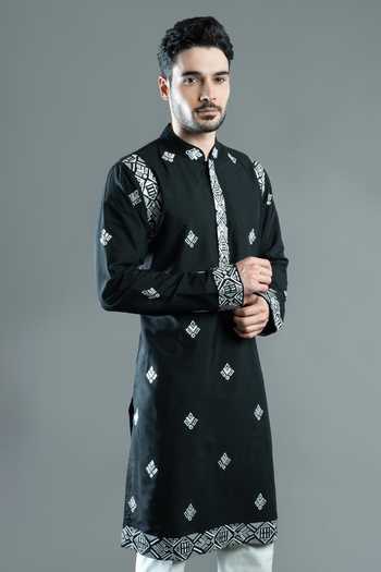 Buy Varoin Marwah Black Silk Silver Mosaic Embroidered Kurta Set Buy_Varoin Marwah_Black Silk Silver Mosaic Embroidered Kurta Set