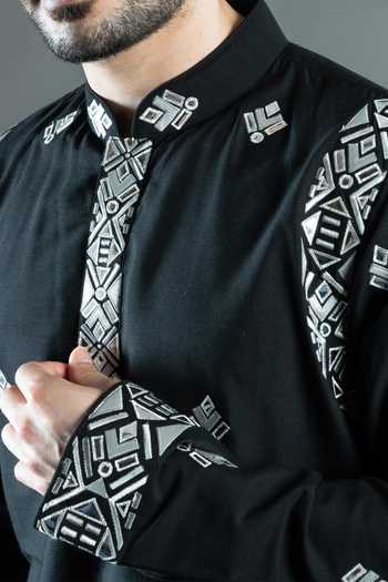 Shop Varoin Marwah Black Silk Silver Mosaic Embroidered Kurta Set Shop_Varoin Marwah_Black Silk Silver Mosaic Embroidered Kurta Set