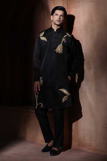 Varoin Marwah Midnight Lotus Embroidered Kurta Set 