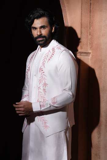 Varoin Marwah_Pink Silk Embroidery Blushvine Nehru Jacket And Kurta Set _at_Aza_Fashions