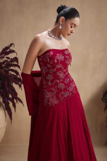 Buy Niamh By Kriti Maroon Georgette, Satin, Chiffon Bandeau Neck Bloom Top And Lehenga Set Online at Aza Fashions Buy_Niamh By Kriti_Maroon Georgette, Satin, Chiffon Bandeau Neck Bloom Top And Lehenga Set _Online_at_Aza_Fashions