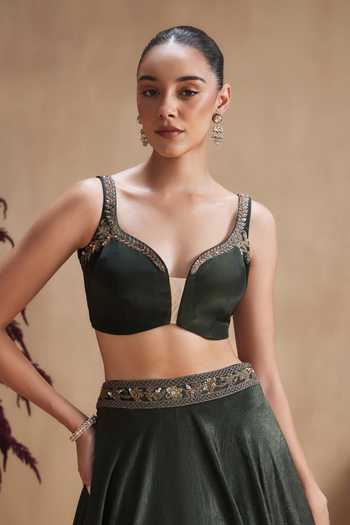 Shop Niamh By Kriti Green Silk Satin Mandarin Collar, V-neck Emerald Regal Jacket Lehenga Set Online at Aza Fashions Shop_Niamh By Kriti_Green Silk Satin Mandarin Collar, V-neck Emerald Regal Jacket Lehenga Set _Online_at_Aza_Fashions