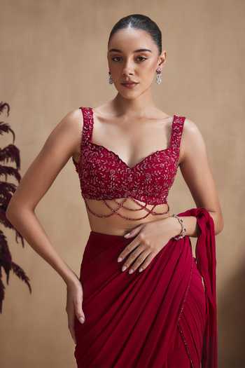 Niamh By Kriti Red Georgette Sweetheart Neck Crimson Radiance Draped Saree Set at Aza Fashions Niamh By Kriti_Red Georgette Sweetheart Neck Crimson Radiance Draped Saree Set _at_Aza_Fashions