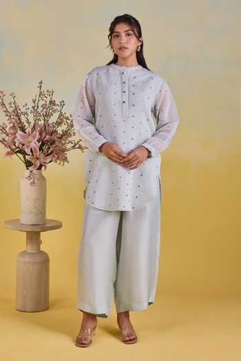 Kapaas Bluebell Mist Embroidered Kurta & Pant Set 