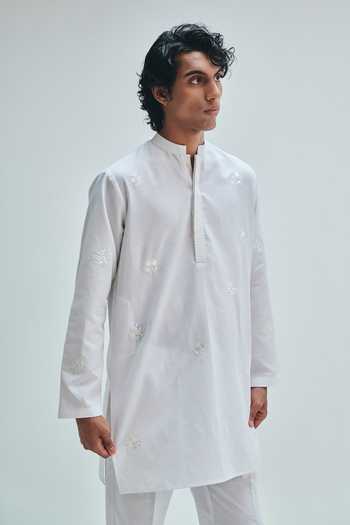 Saphed White Cotton, Linen Taj Embroidered Band Collar Kurta at Aza Fashions Saphed_White Cotton, Linen Taj Embroidered Band Collar Kurta _at_Aza_Fashions