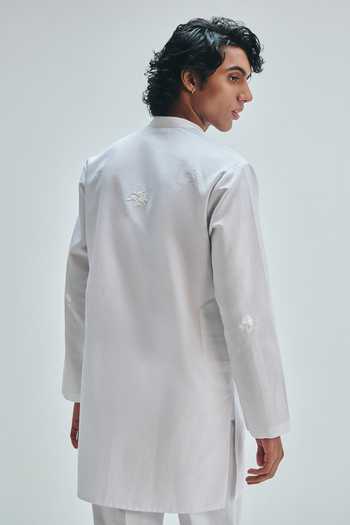Buy Saphed White Cotton, Linen Taj Embroidered Band Collar Kurta Buy_Saphed_White Cotton, Linen Taj Embroidered Band Collar Kurta