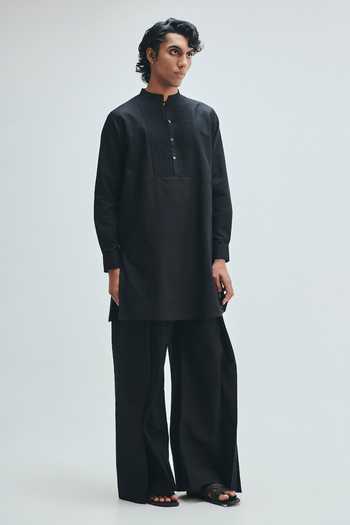 Buy_Saphed_Black Cotton, Linen Kohl Pleated Yoke Kurta _Online_at_Aza_Fashions