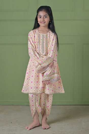 The Plum Bum_Peach Muslin Daisy Kurta And Tulip Pant Set _Online_at_Aza_Fashions