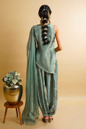 RAYASHA KHAN Evara Asymmetric Short Kurta Set 