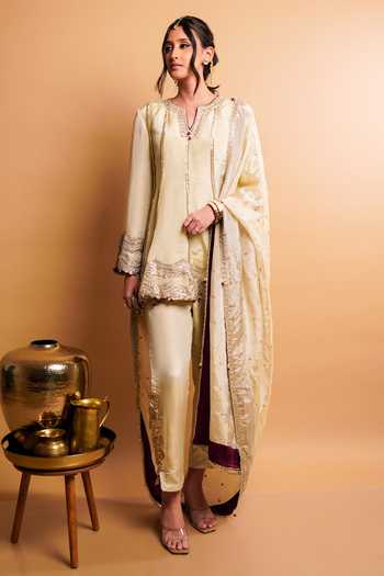 RAYASHA KHAN Beige Silk, Tissue Split V-neck Aurea Scallop Embroidered Kurta Set at Aza Fashions RAYASHA KHAN_Beige Silk, Tissue Split V-neck Aurea Scallop Embroidered Kurta Set _at_Aza_Fashions