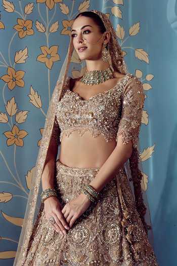 Roqa Rose Gold Net Sweetheart Neck Champagne Aurelle Embroidered Bridal Lehenga Set Online at Aza Fashions Roqa_Rose Gold Net Sweetheart Neck Champagne Aurelle Embroidered Bridal Lehenga Set _Online_at_Aza_Fashions